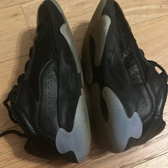 Boys Jordan 11 Retro Low - Picture 5 of 10